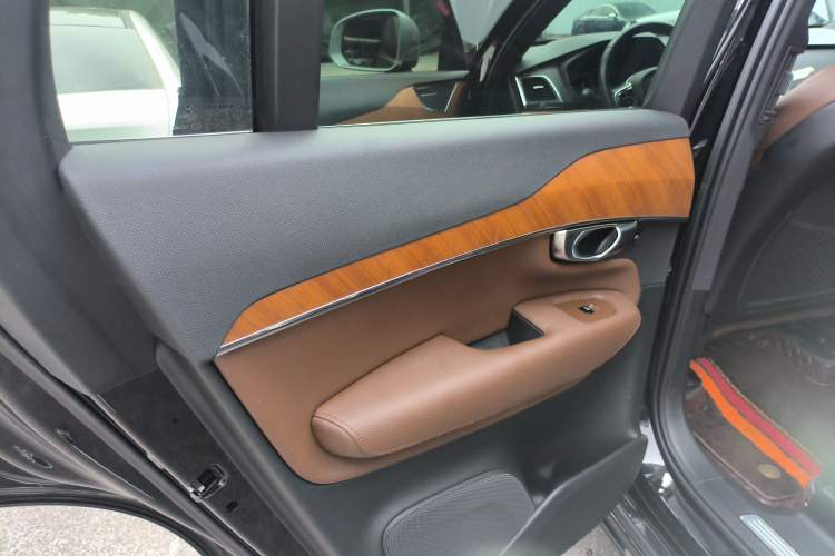 Used Volvo XC90 2022 B5 Smart Drive Luxury Edition 5 Seats Interior 8