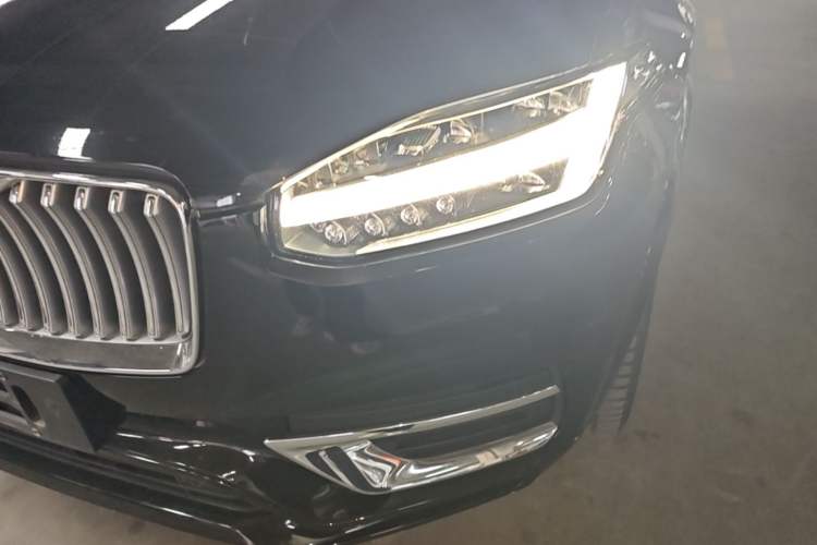Used Volvo XC90 2022 B5 SmartDrive Luxury Edition 7 Seats Left Front Headlight