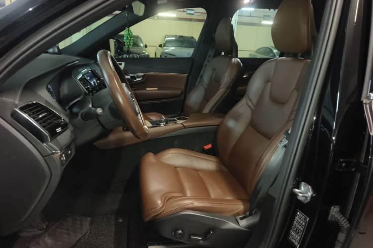 Used Volvo XC90 2022 B6 Zhiya Luxury 7-Seater Left Front Seat