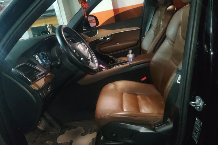 Used Volvo XC90 2022 B5 Smart Drive Luxury Edition 5 Seats Left Front Seat
