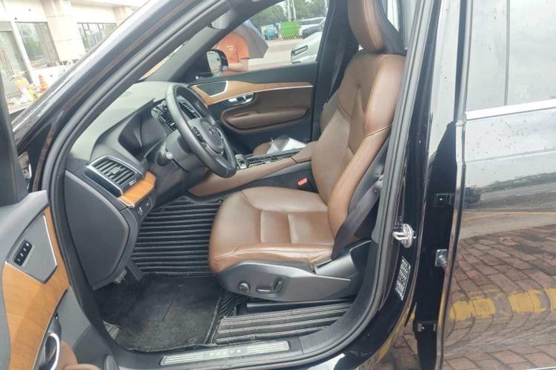 Used Volvo XC90 2022 B5 Smart Drive Luxury Edition 5 Seats Left Front Seat
