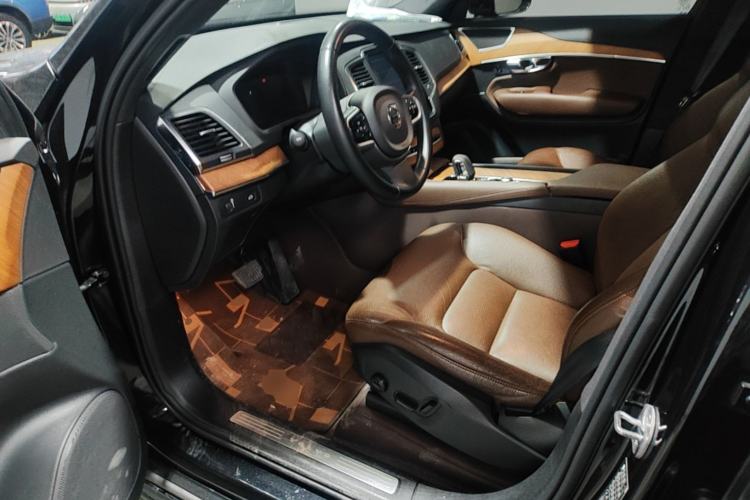 Used Volvo XC90 2022 B5 Smart Drive Luxury Edition 5 Seats Left Front Seat