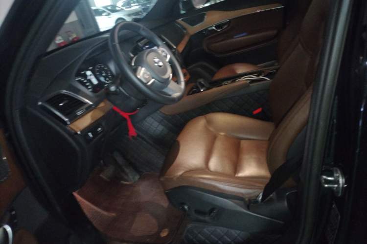 Used Volvo XC90 2022 B5 SmartDrive Luxury Edition 7 Seats Left Front Seat