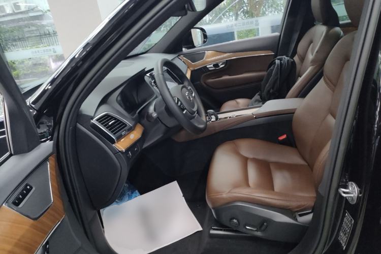 Used Volvo XC90 2022 B5 SmartDrive Luxury Edition 7 Seats Left Front Seat