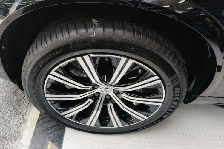 Used Volvo XC90 2022 B5 Smart Drive Luxury Edition 5 Seats Left Front Wheel Hub