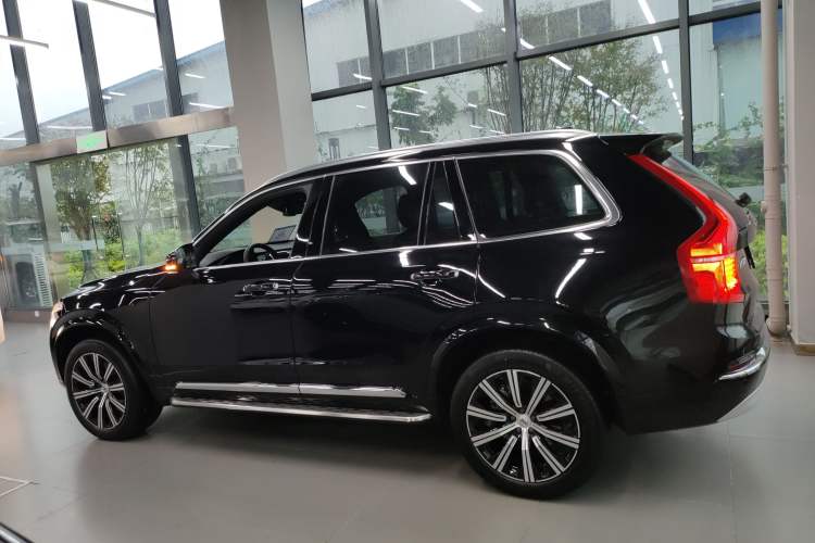 Used Volvo XC90 2022 B5 SmartDrive Luxury Edition 7 Seats Left Side