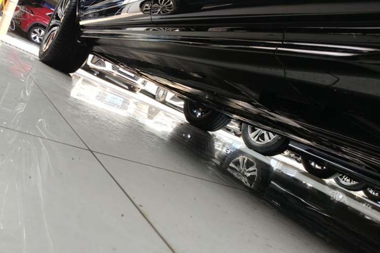 Used Volvo XC90 2022 B5 Smart Drive Luxury Edition 5 Seats Left Side Sill