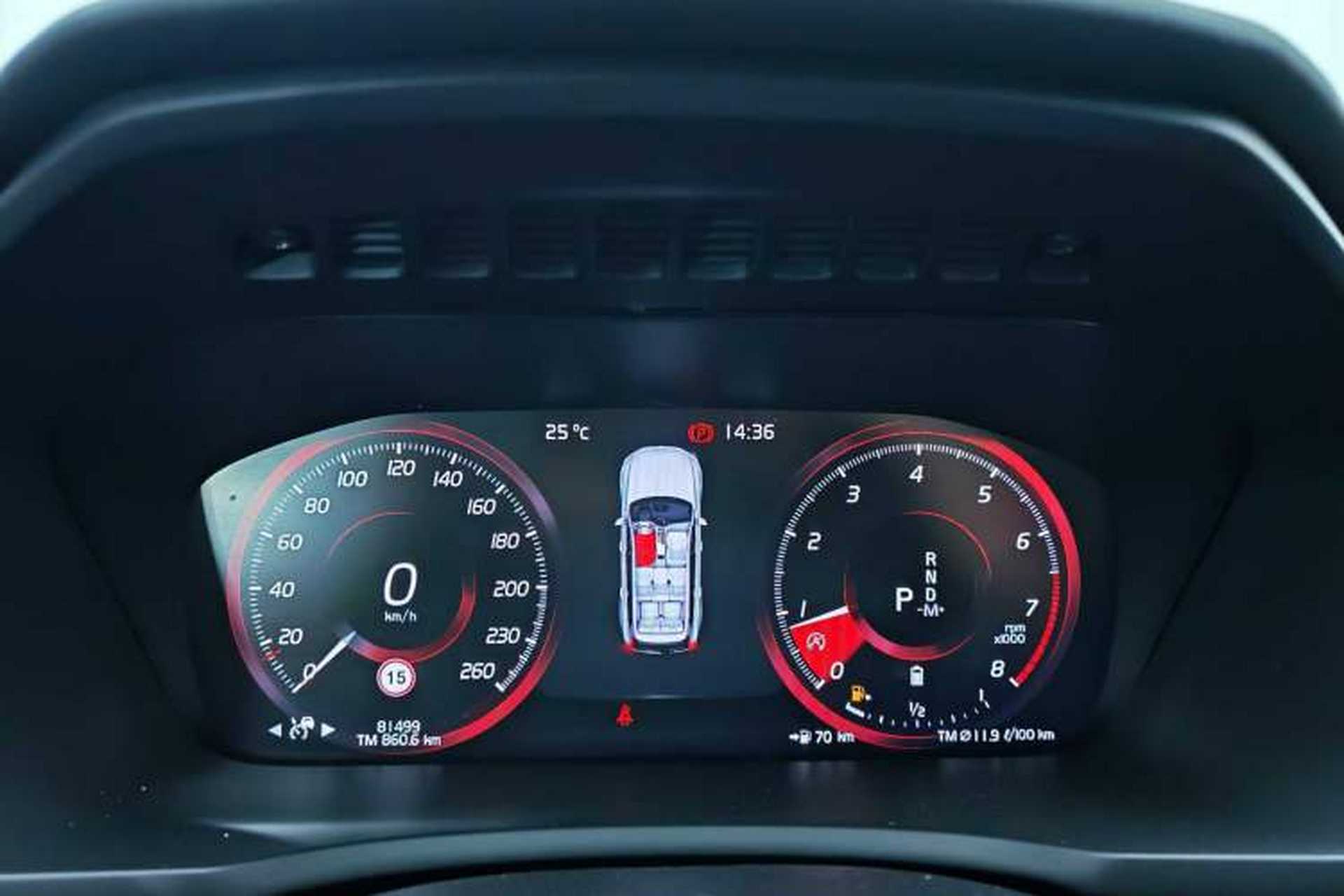 Used Volvo XC90 2022 B5 SmartDrive Luxury Edition 7 Seats Odometer Close Up