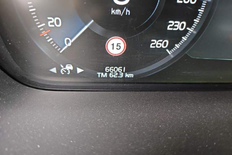 Used Volvo XC90 2022 B5 Smart Drive Luxury Edition 5 Seats Odometer Close Up