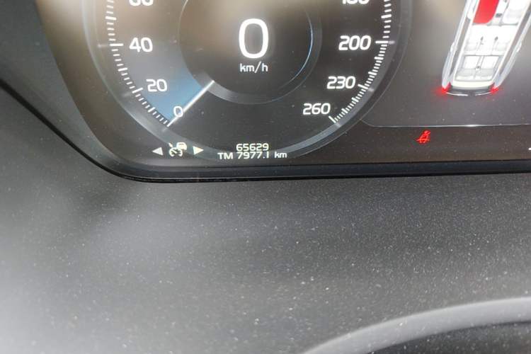 Used Volvo XC90 2022 B6 Zhiyi Luxury Edition 7-Seater Odometer Close Up