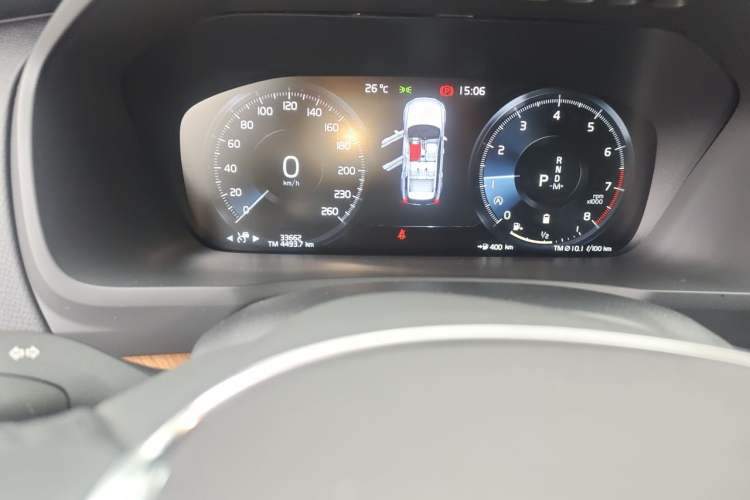 Used Volvo XC90 2022 B5 Smart Drive Luxury Edition 5 Seats Odometer Close Up