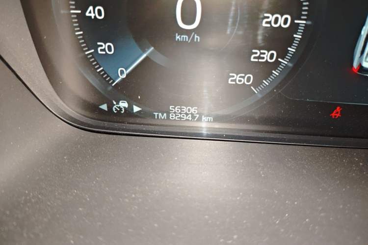 Used Volvo XC90 2022 B6 Zhiyi Luxury Edition 7-Seater Odometer Close Up