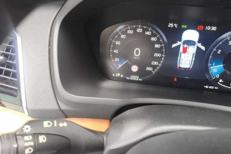 Used Volvo XC90 2022 B6 Zhiyi Luxury Edition 7-Seater Odometer Close Up
