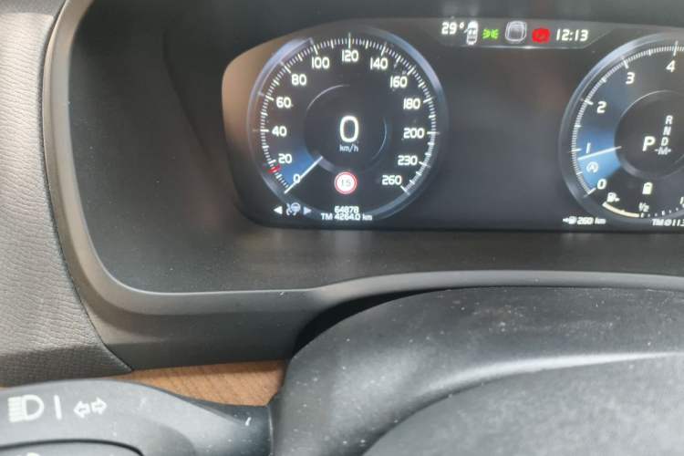 Used Volvo XC90 2022 B5 Smart Drive Luxury Edition 5 Seats Odometer Close Up