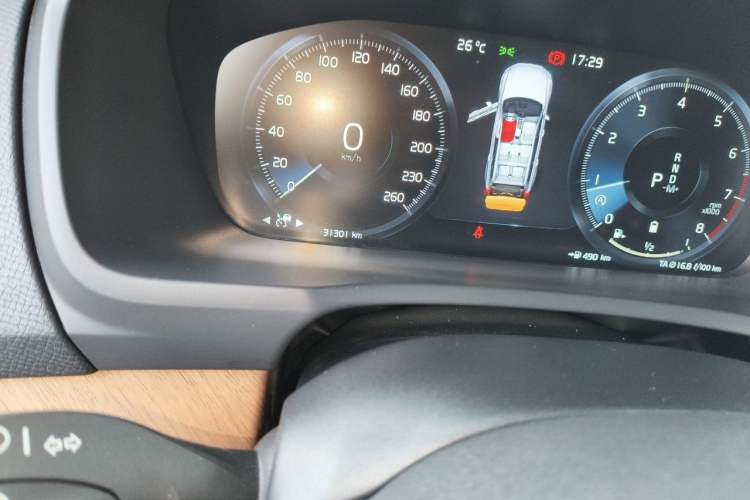 Used Volvo XC90 2022 B6 Zhiyi Luxury Edition 7-Seater Odometer Close Up