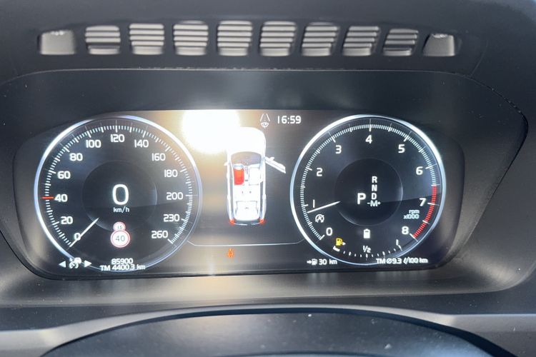 Used Volvo XC90 2022 B6 Zhiyi Luxury Edition 7-Seater Odometer Close Up