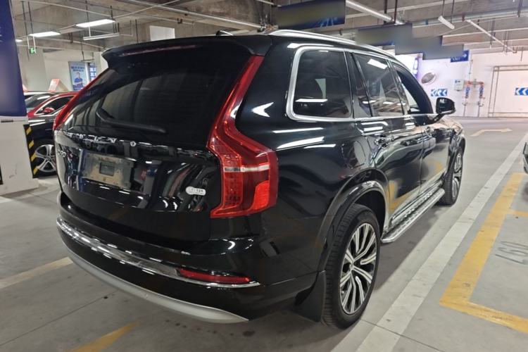 Used Volvo XC90 2022 B5 SmartDrive Luxury Edition 7 Seats Rear Right 45 Deg
