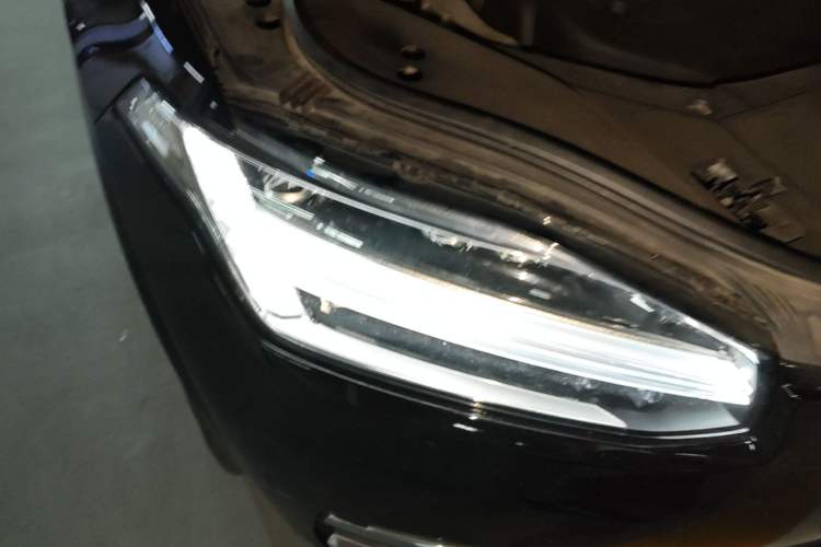Used Volvo XC90 2022 B6 Zhiya Luxury 7-Seater Right Front Headlight