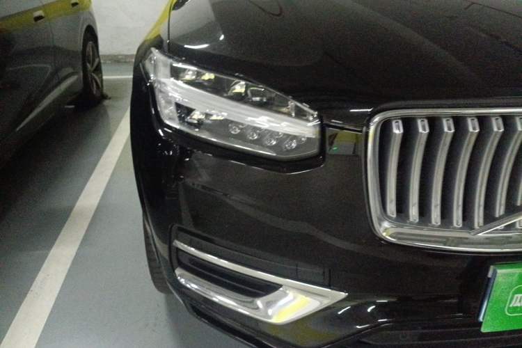Used Volvo XC90 2022 B5 SmartDrive Luxury Edition 7 Seats Right Front Headlight