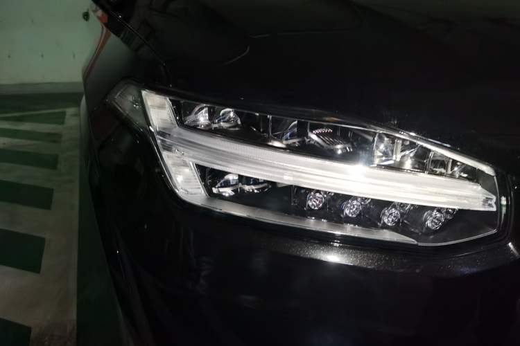 Used Volvo XC90 2022 B6 Zhiyi Luxury Edition 7-Seater Right Front Headlight