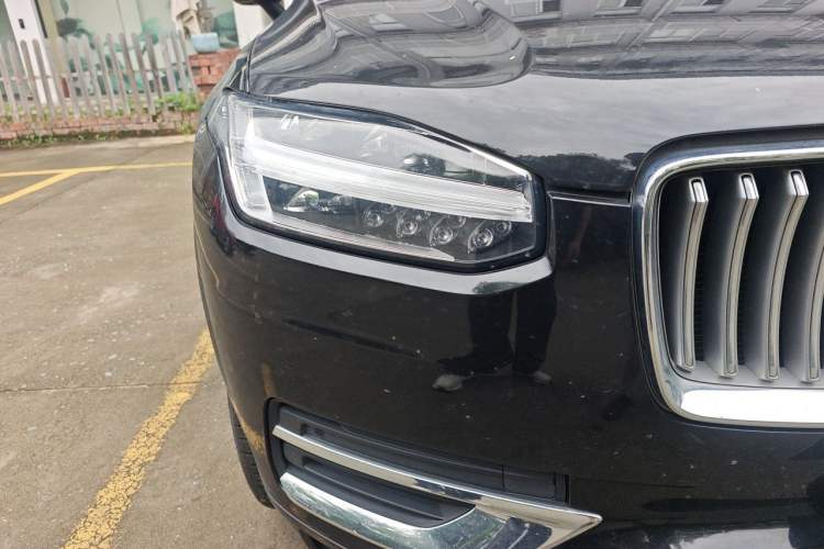 Used Volvo XC90 2022 B5 Smart Drive Luxury Edition 5 Seats Right Front Headlight