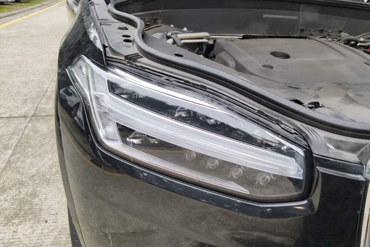 Used Volvo XC90 2022 B6 Zhiyi Luxury Edition 7-Seater Right Front Headlight