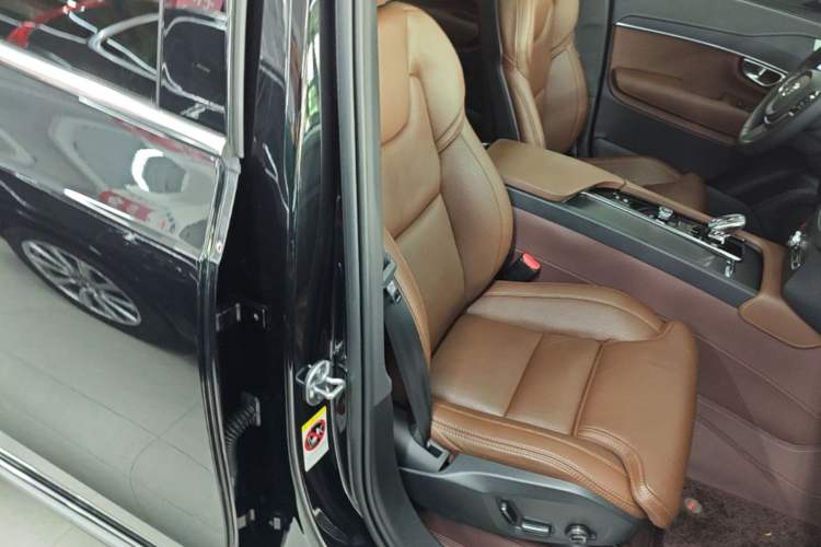Used Volvo XC90 2022 B6 Zhiya Luxury 7-Seater Right Front Seat
