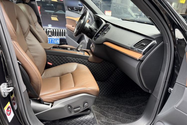 Used Volvo XC90 2022 B5 Smart Drive Luxury Edition 5 Seats Right Front Seat