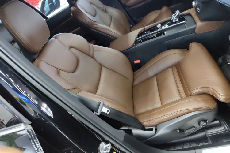 Used Volvo XC90 2022 B6 Zhiya Luxury 7-Seater Right Front Seat
