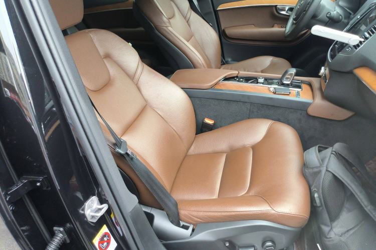 Used Volvo XC90 2022 B5 Smart Drive Luxury Edition 5 Seats Right Front Seat