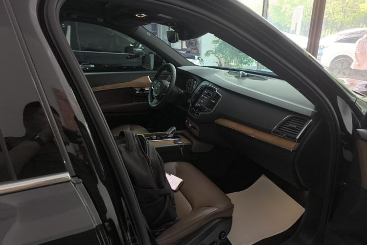 Used Volvo XC90 2022 B5 Smart Drive Luxury Edition 5 Seats Right Front Seat