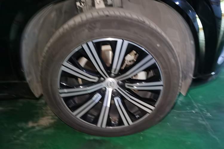 Used Volvo XC90 2022 B6 Zhiyi Luxury Edition 7-Seater Right Front Wheel Hub