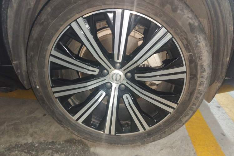Used Volvo XC90 2022 B6 Zhiyi Luxury Edition 7-Seater Right Front Wheel Hub