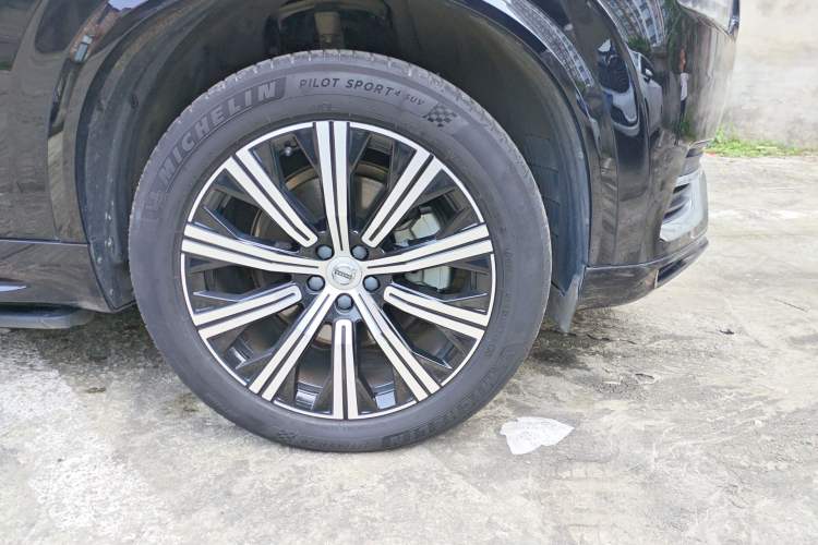 Used Volvo XC90 2022 B6 Zhiyi Luxury Edition 7-Seater Right Front Wheel Hub