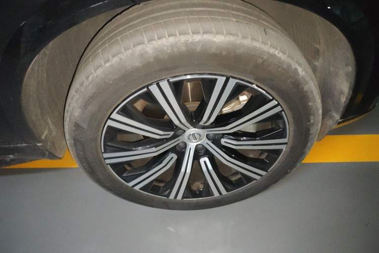 Used Volvo XC90 2022 B6 Zhiyi Luxury Edition 7-Seater Right Front Wheel Hub