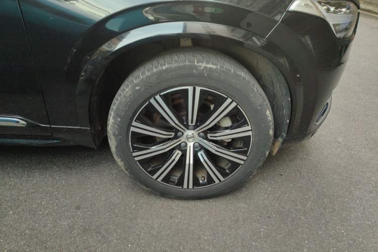 Used Volvo XC90 2022 B5 Smart Drive Luxury Edition 5 Seats Right Front Wheel Hub
