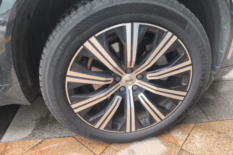 Used Volvo XC90 2022 B6 Zhiyi Luxury Edition 7-Seater Right Front Wheel Hub