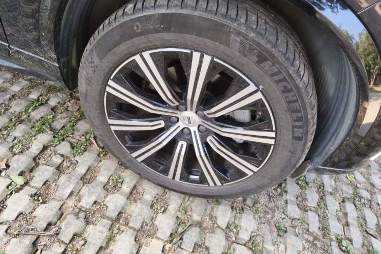 Used Volvo XC90 2022 B6 Zhiyi Luxury Edition 7-Seater Right Front Wheel Hub