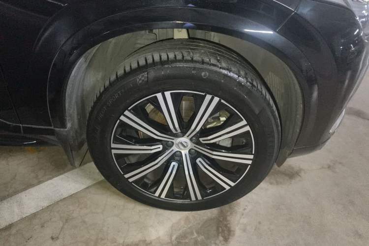 Used Volvo XC90 2022 B6 Zhiyi Luxury Edition 7-Seater Right Front Wheel Hub