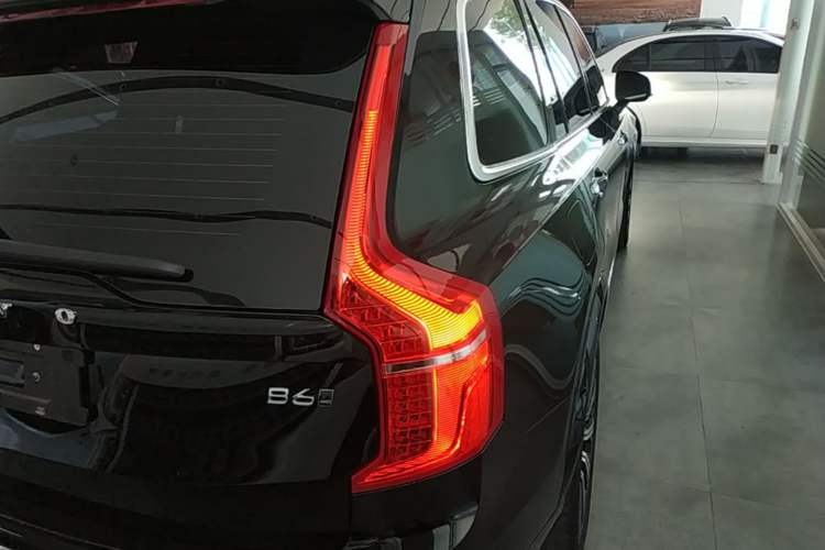Used Volvo XC90 2022 B6 Zhiyi Luxury Edition 7-Seater Right Rear Taillight