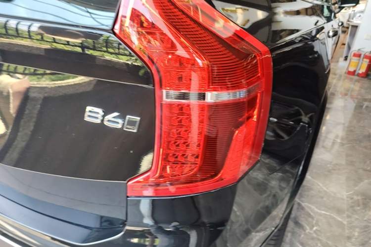 Used Volvo XC90 2022 B6 Zhiyi Luxury Edition 7-Seater Right Rear Taillight