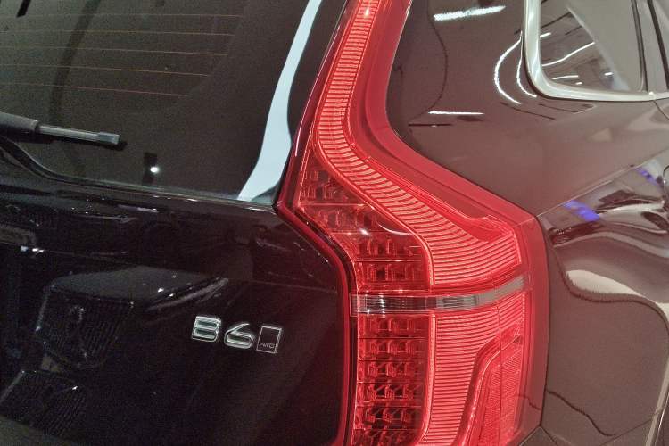 Used Volvo XC90 2022 B6 Zhiyi Luxury Edition 7-Seater Right Rear Taillight