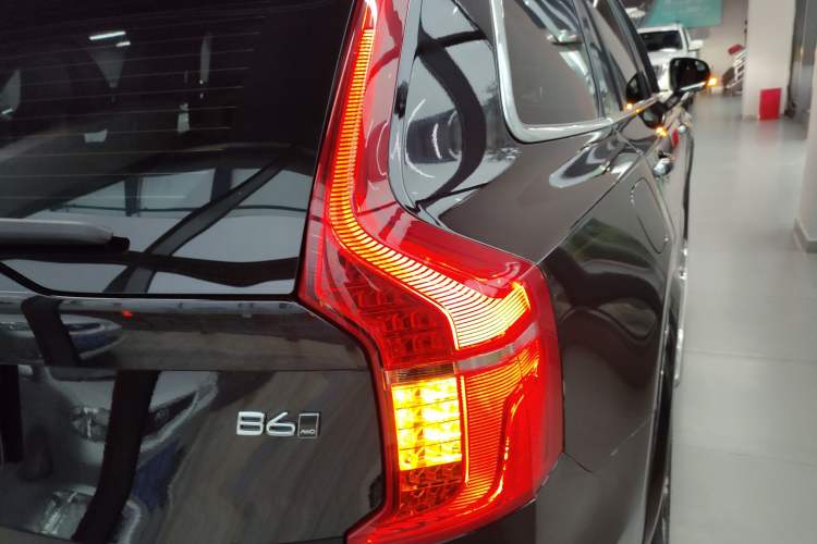 Used Volvo XC90 2022 B5 SmartDrive Luxury Edition 7 Seats Right Rear Taillight
