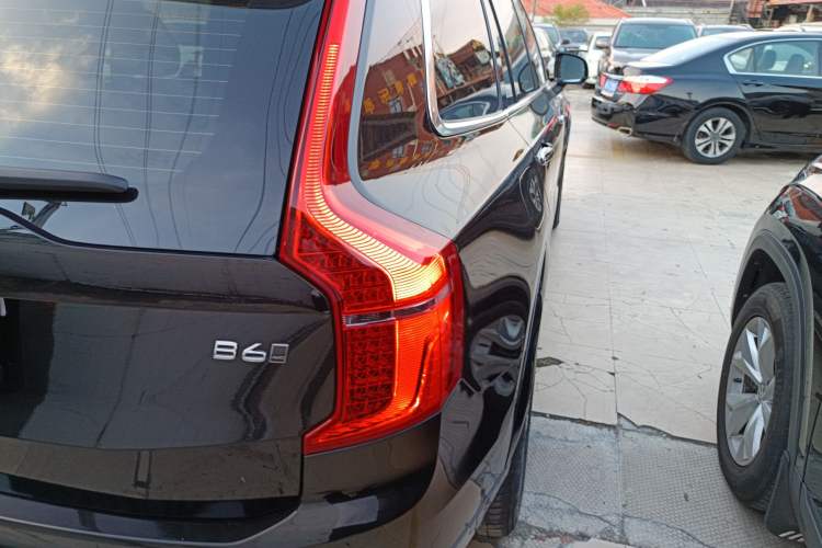 Used Volvo XC90 2022 B6 Zhiyi Luxury Edition 7-Seater Right Rear Taillight