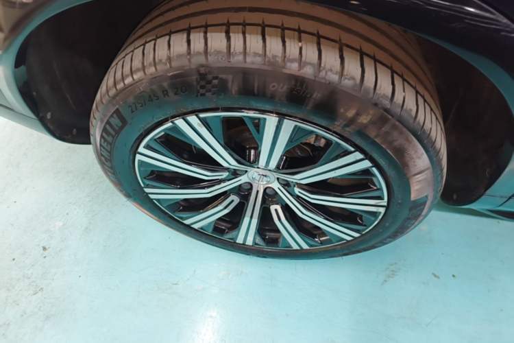 Used Volvo XC90 2022 B6 Zhiyi Luxury Edition 7-Seater Right Rear Wheel Hub