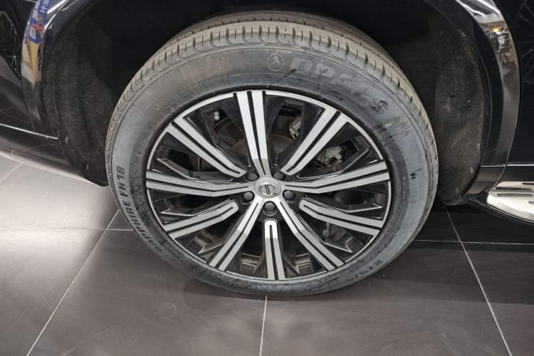 Used Volvo XC90 2022 B6 Zhiyi Luxury Edition 7-Seater Right Rear Wheel Hub