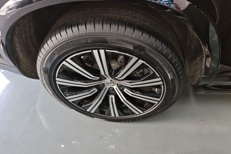 Used Volvo XC90 2022 B6 Zhiyi Luxury Edition 7-Seater Right Rear Wheel Hub