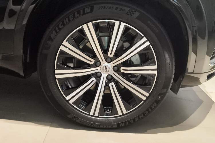 Used Volvo XC90 2022 B6 Zhiyi Luxury Edition 7-Seater Right Rear Wheel Hub