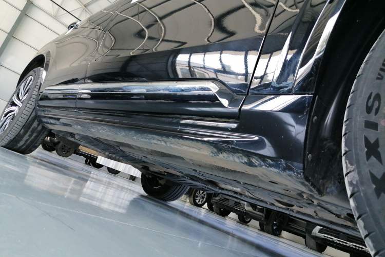 Used Volvo XC90 2022 B6 Zhiyi Luxury Edition 7-Seater Right Side Sill
