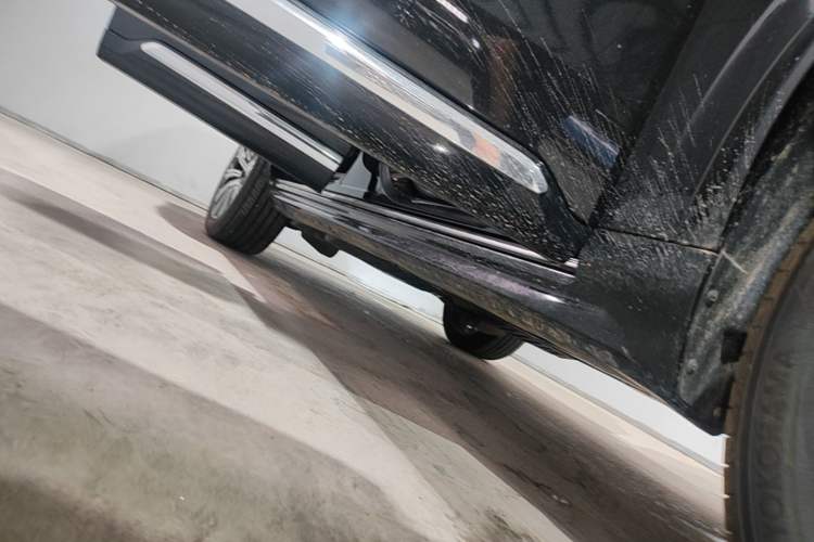 Used Volvo XC90 2022 B5 Smart Drive Luxury Edition 5 Seats Right Side Sill